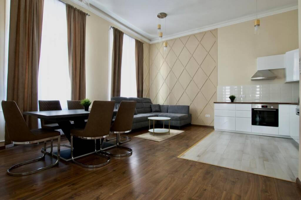 Premium Apartment By Hi5-Vaci Str. 3 Bedroom Budapeşte Dış mekan fotoğraf